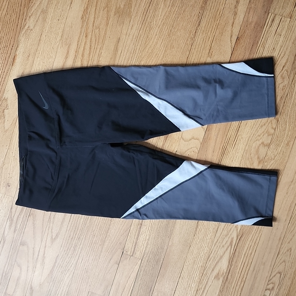 Nike Crop Leggings